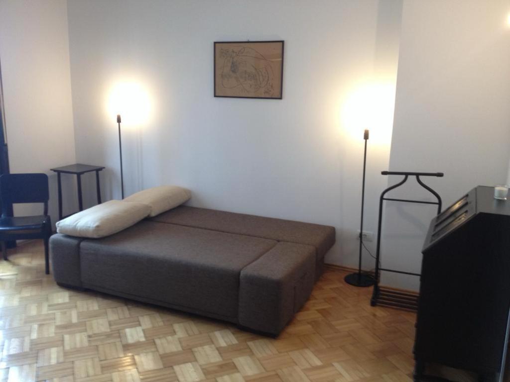 Central Studio Across From Intercontinental Bucureşti Ngoại thất bức ảnh
