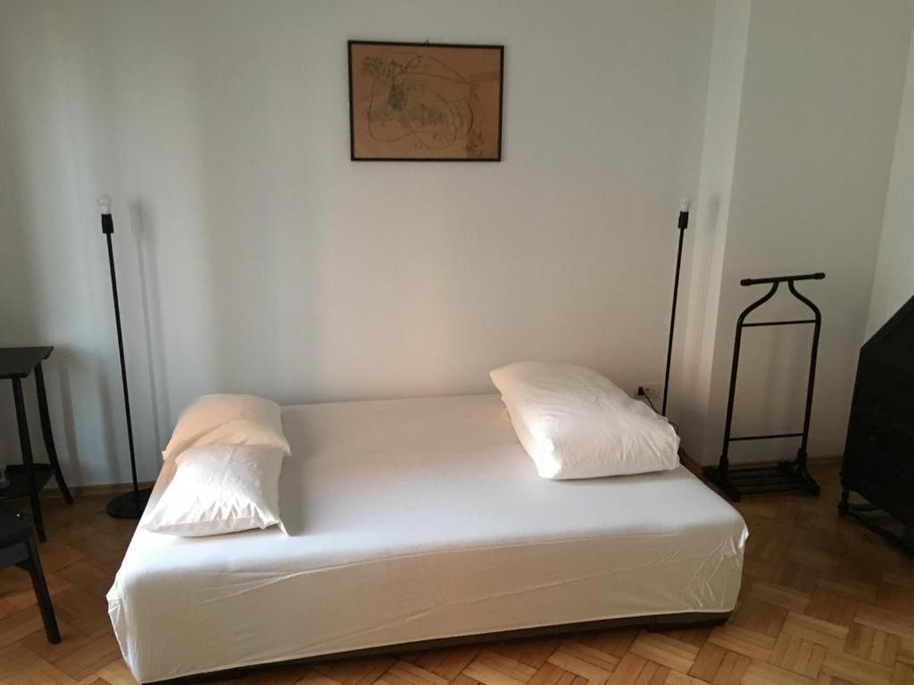 Central Studio Across From Intercontinental Bucureşti Ngoại thất bức ảnh