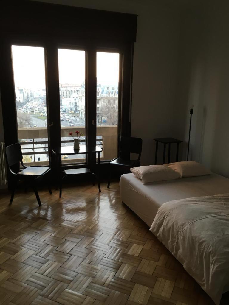 Central Studio Across From Intercontinental Bucureşti Ngoại thất bức ảnh